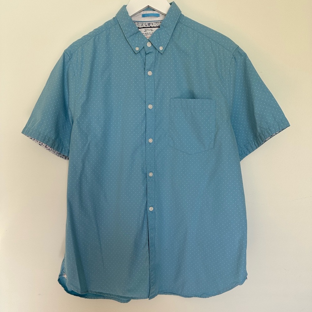 Men’s Slim Fit Short-Sleeve Polka-Dot Buttoned Shirt